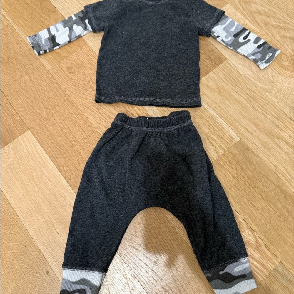 Kids Two-Piece Charcoal Camo Sleeve Matching Set